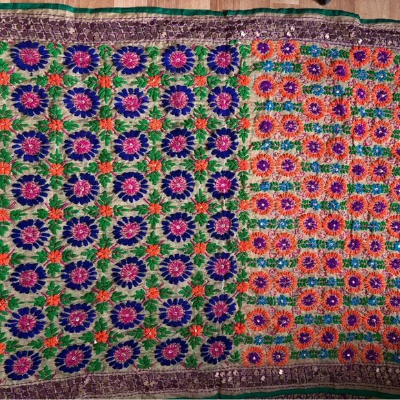 Giant Hand-Stitched Floral Embroidered Scarf - Picture 3 of 4